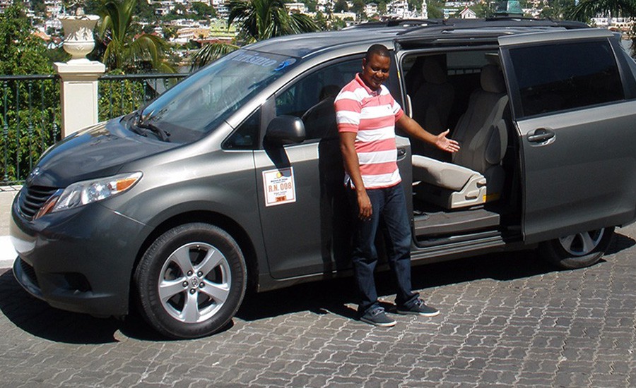 LissaMart™ Taxi Samana <br /> Owner Emilio Los Santos Santo Domingo Airport Taxi Service and Private Transfers to Samana.